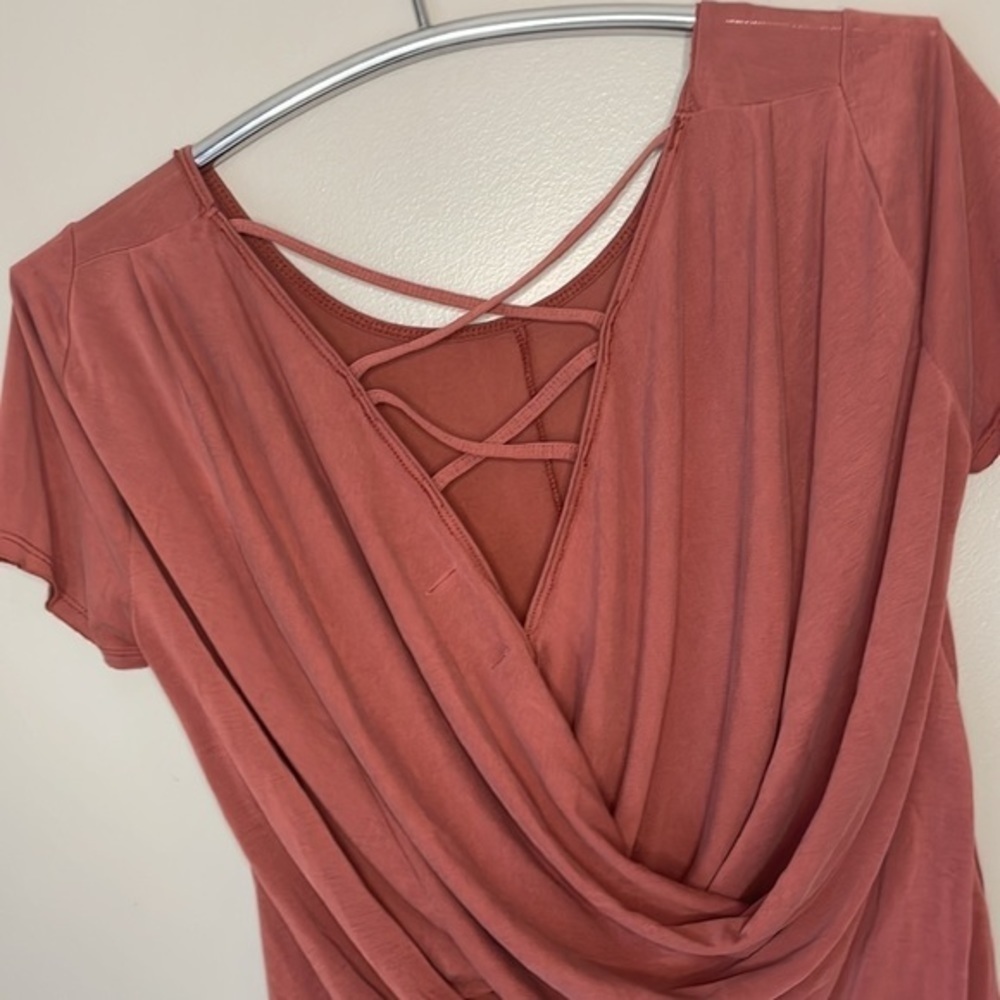 ABERCROMBIE & FITCH | Women’s ABERCROMBIE & FITCH Salmon Colored Stylish Shirt - Picture 5 of 7